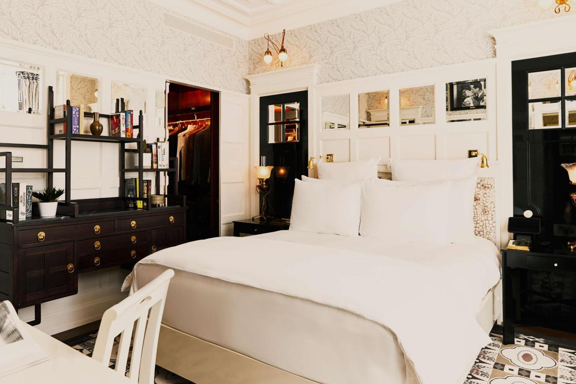 At Sloane Hotel 5*