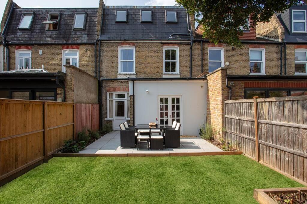 Beautiful 5 Bedroom 4 Bathroom House In W6 By Yoko - 10 Minute's To - Free Parking, Fast Wifi, Work Desks And Smarttvs With And Netflix Londres