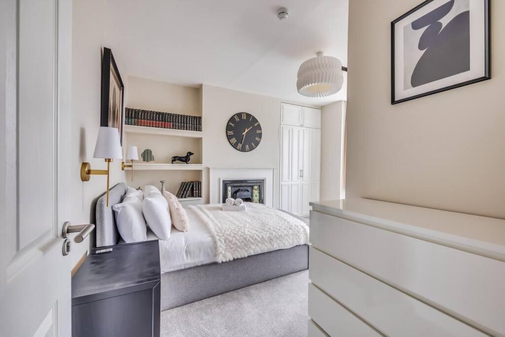 Сasa de vacaciones Beautiful 5 Bedroom 4 Bathroom House In W6 By Yoko - 10 Minute's To - Free Parking, Fast Wifi, Work Desks And Smarttvs With And Netflix