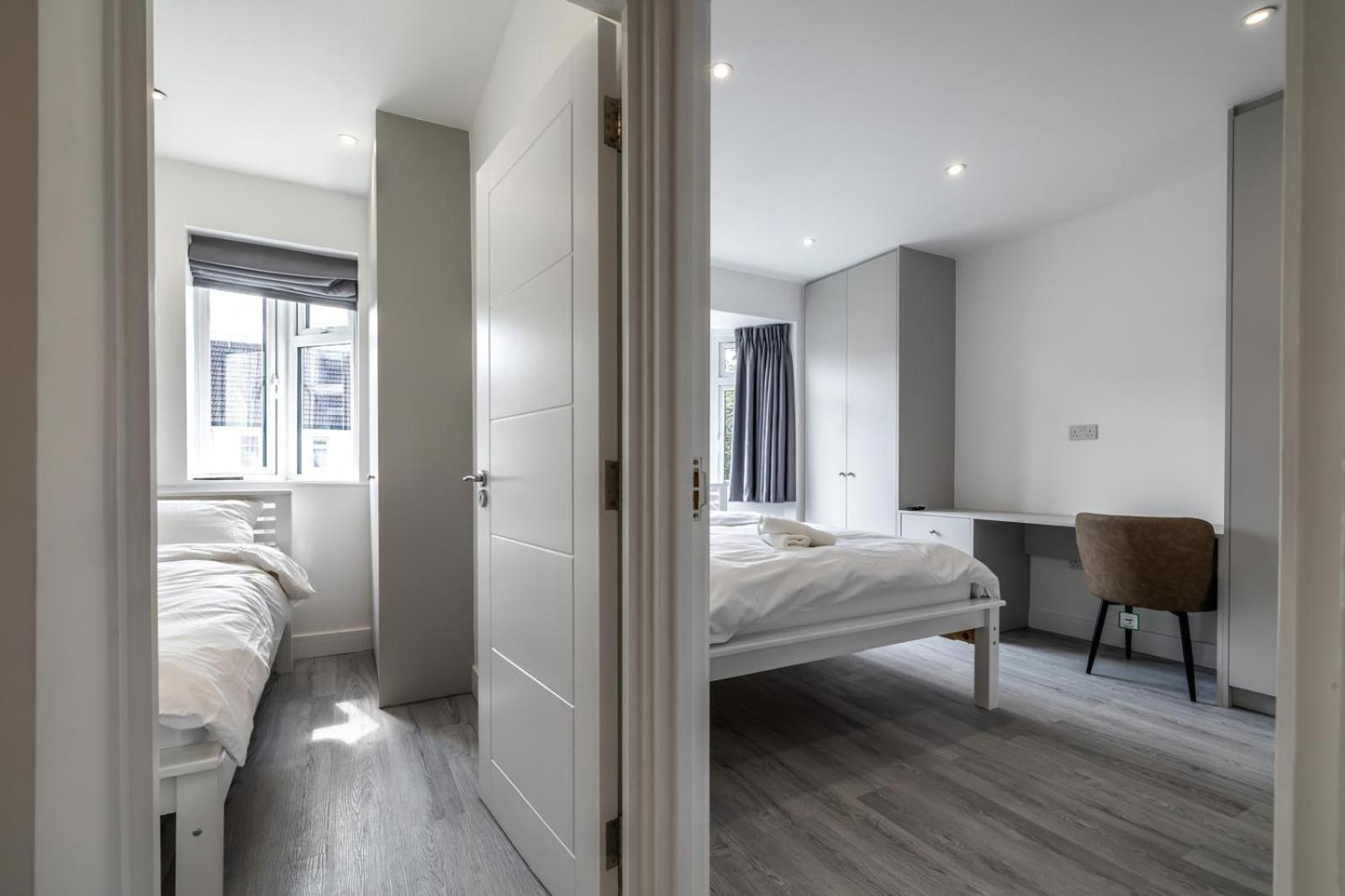 Vakantiehuis Modern With Driveway Parking For 2 Vehicles, Near Tottenham Hotspur Stadium, White Hart Lane Train Station Londen