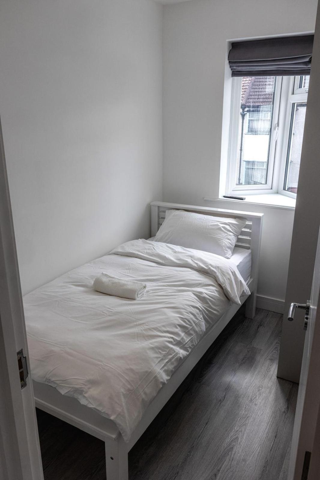Сasa de vacaciones Modern With Driveway Parking For 2 Vehicles, Near Tottenham Hotspur Stadium, White Hart Lane Train Station Londres