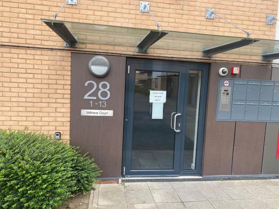 Two Bedroom House By Brookland Serviced Short Lets With Free Wifi & Parking Londres