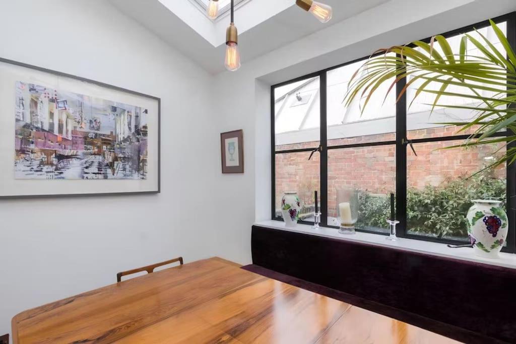 Close To River And Park With Stunning Roof Terrace * Londres