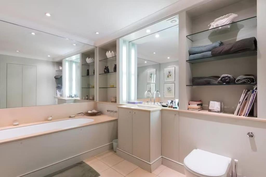 Close To River And Park With Stunning Roof Terrace Londres