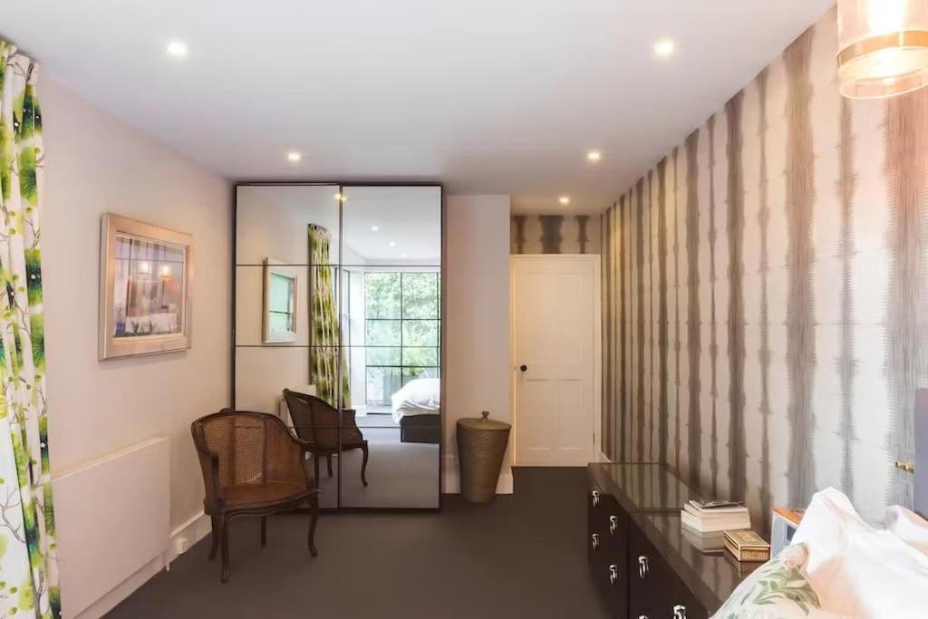 Close To River And Park With Stunning Roof Terrace Londres