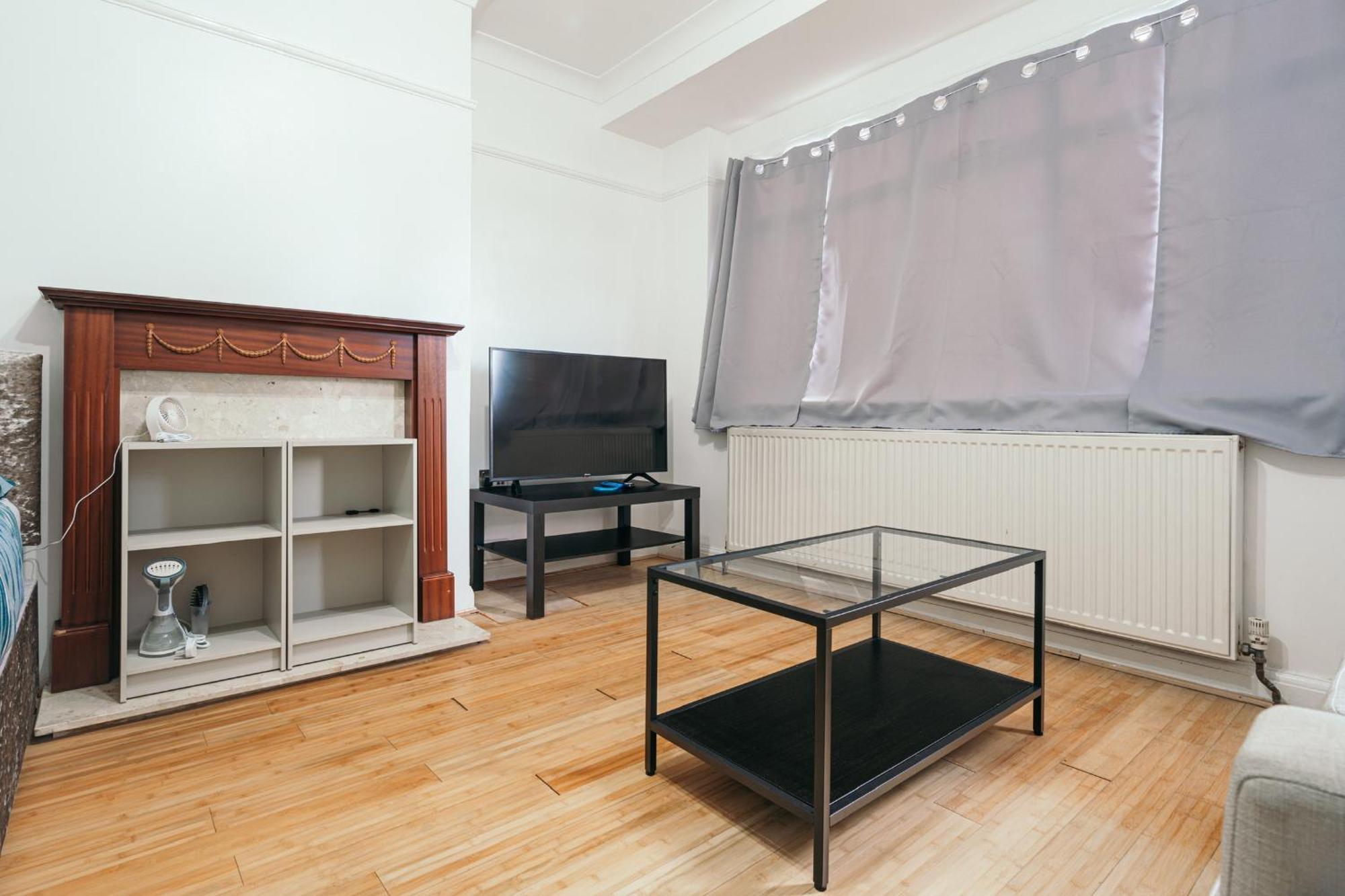 2 Bed, Wembley, Ealing, Appartement Londen