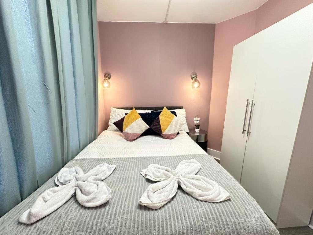 Central One Bedroom *