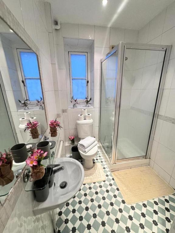 Central One Bedroom Apartment