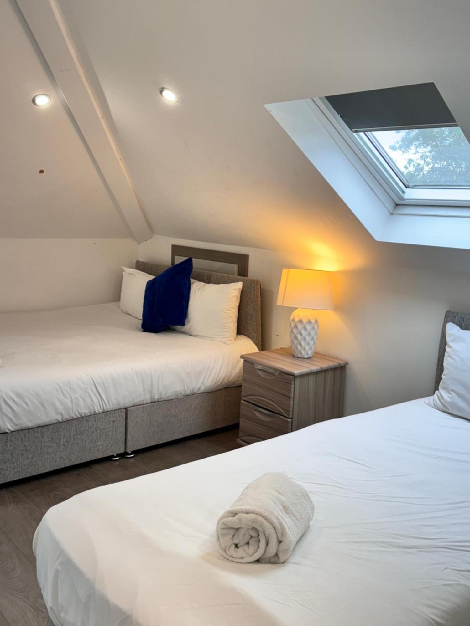 Hatton Heathrow Airport- Free Parking-free Underground To And From Heathrow Airport Hatton Cross Picture-see Fast Hatton Cross To 30min