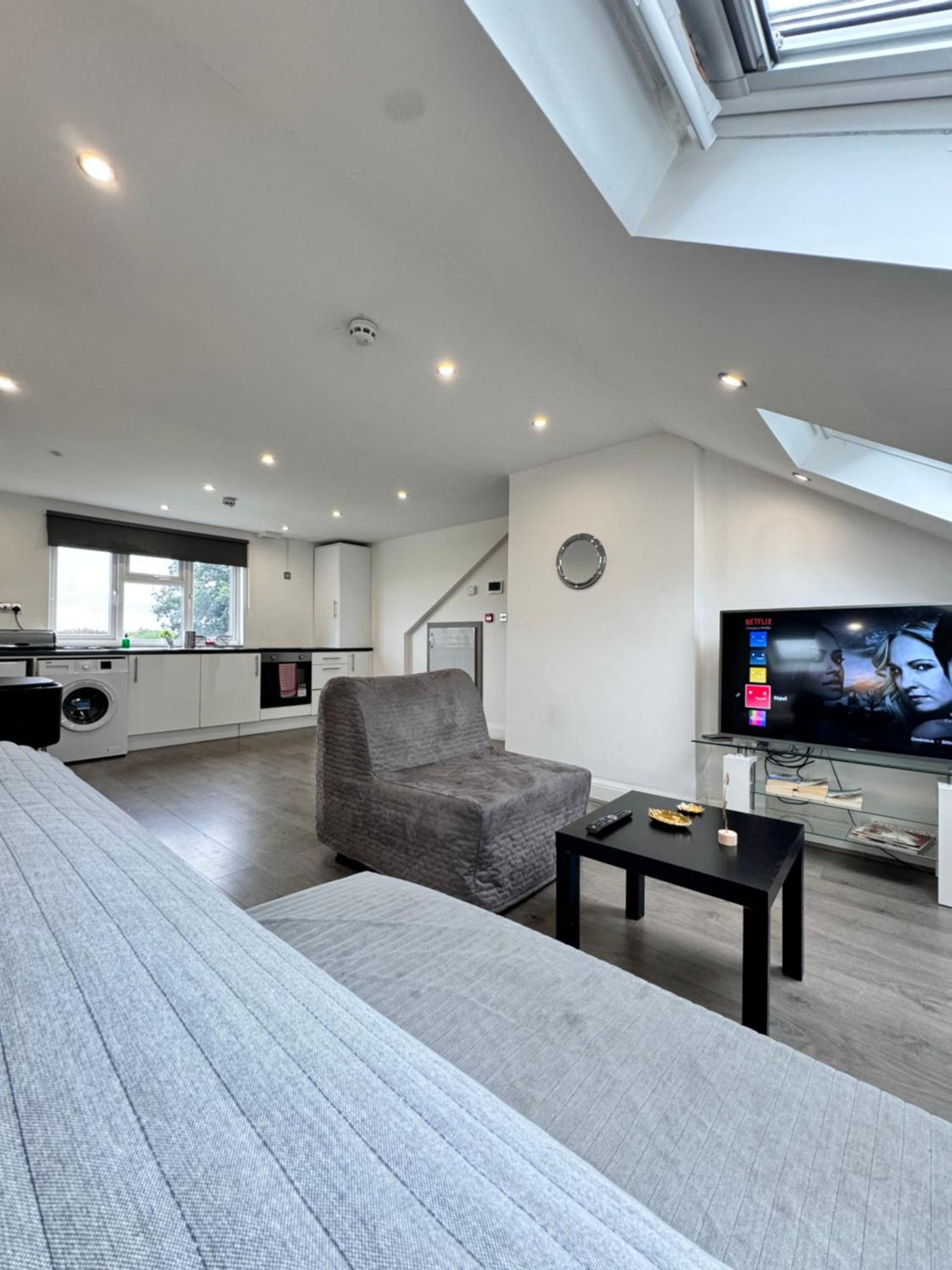 Apartamento Hatton Heathrow Airport- Free Parking-free Underground To And From Heathrow Airport Hatton Cross Picture-see Fast Hatton Cross To 30min