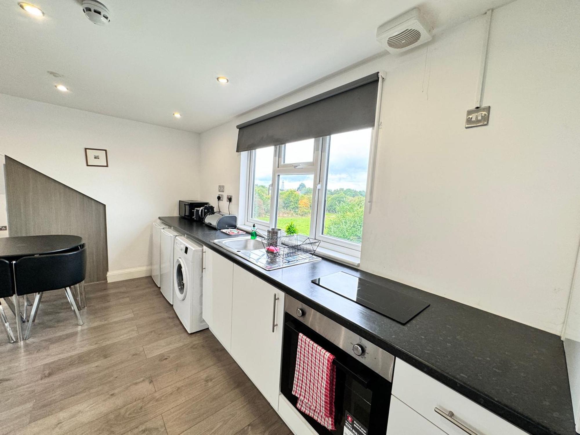 Hatton Heathrow Airport- Free Parking-free Underground To And From Heathrow Airport Hatton Cross Picture-see Fast Hatton Cross To 30min Apartamento Londres