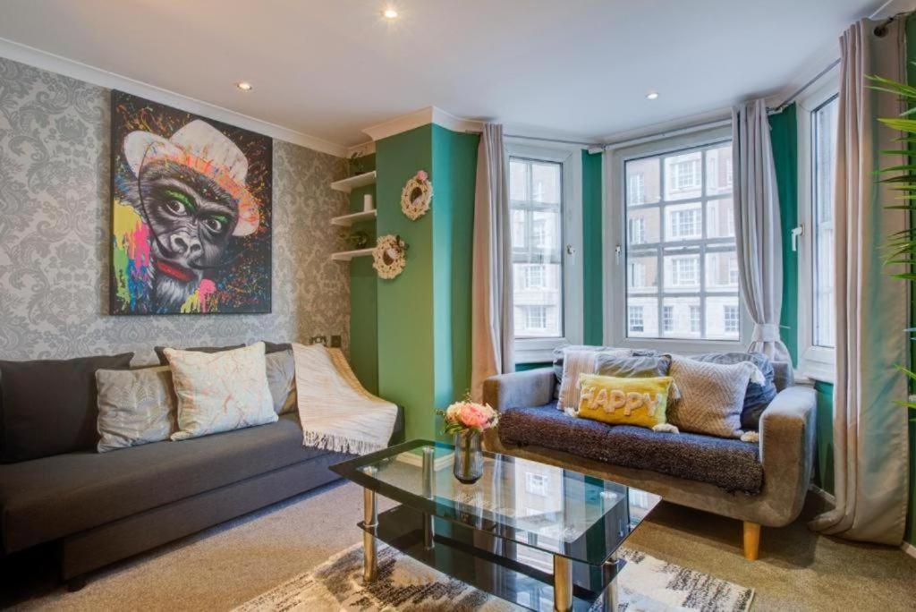 Hyde Park Two Bedroom *