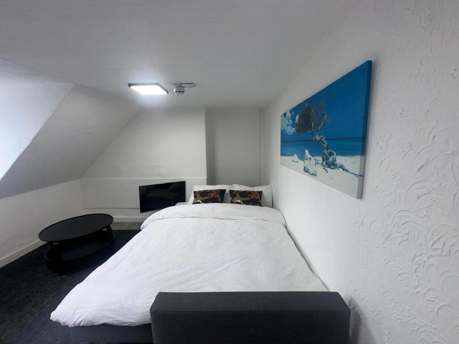 New One Bedroom In Chiswick Apartamento