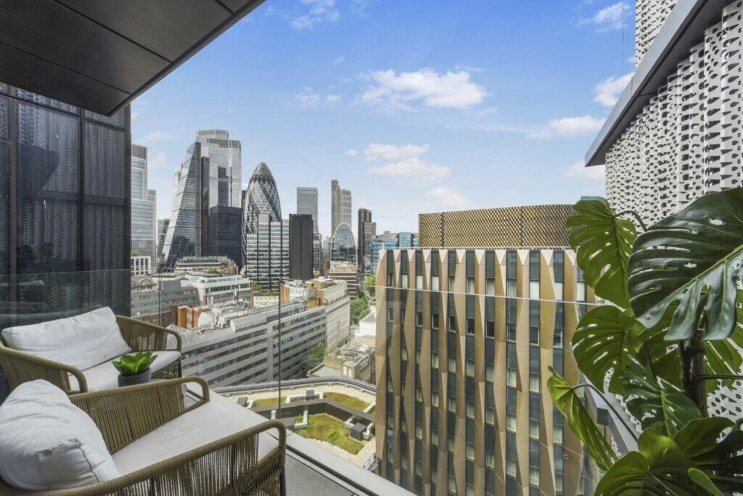 Duplex Large Luxury Penthouse Amazing Views Sleeps 8 * Londres