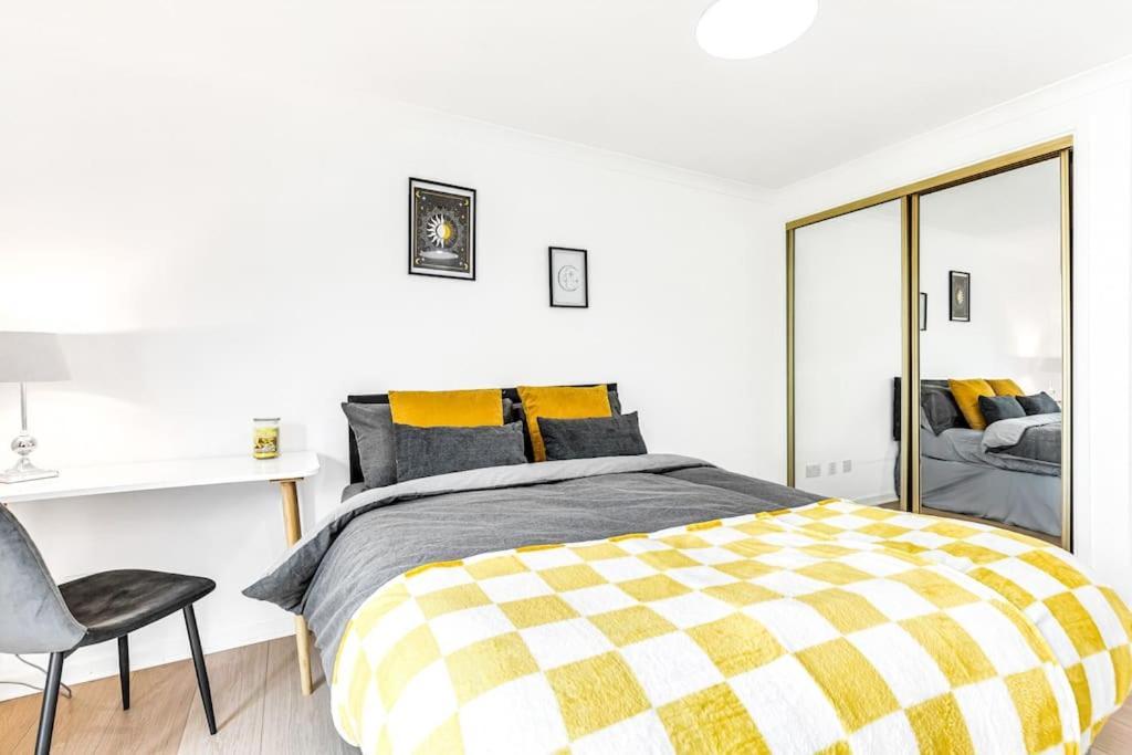 Apartment Luxaway In Earls Court - Sleeps Up To 10 *