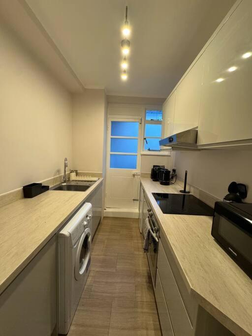 Hyde Park Great 1 Bedroom Flat * Londres
