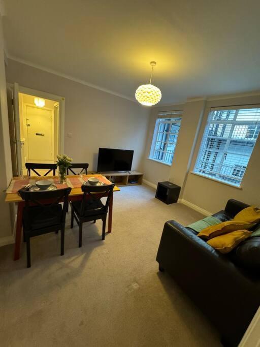 Hyde Park Great 1 Bedroom Flat * Londres