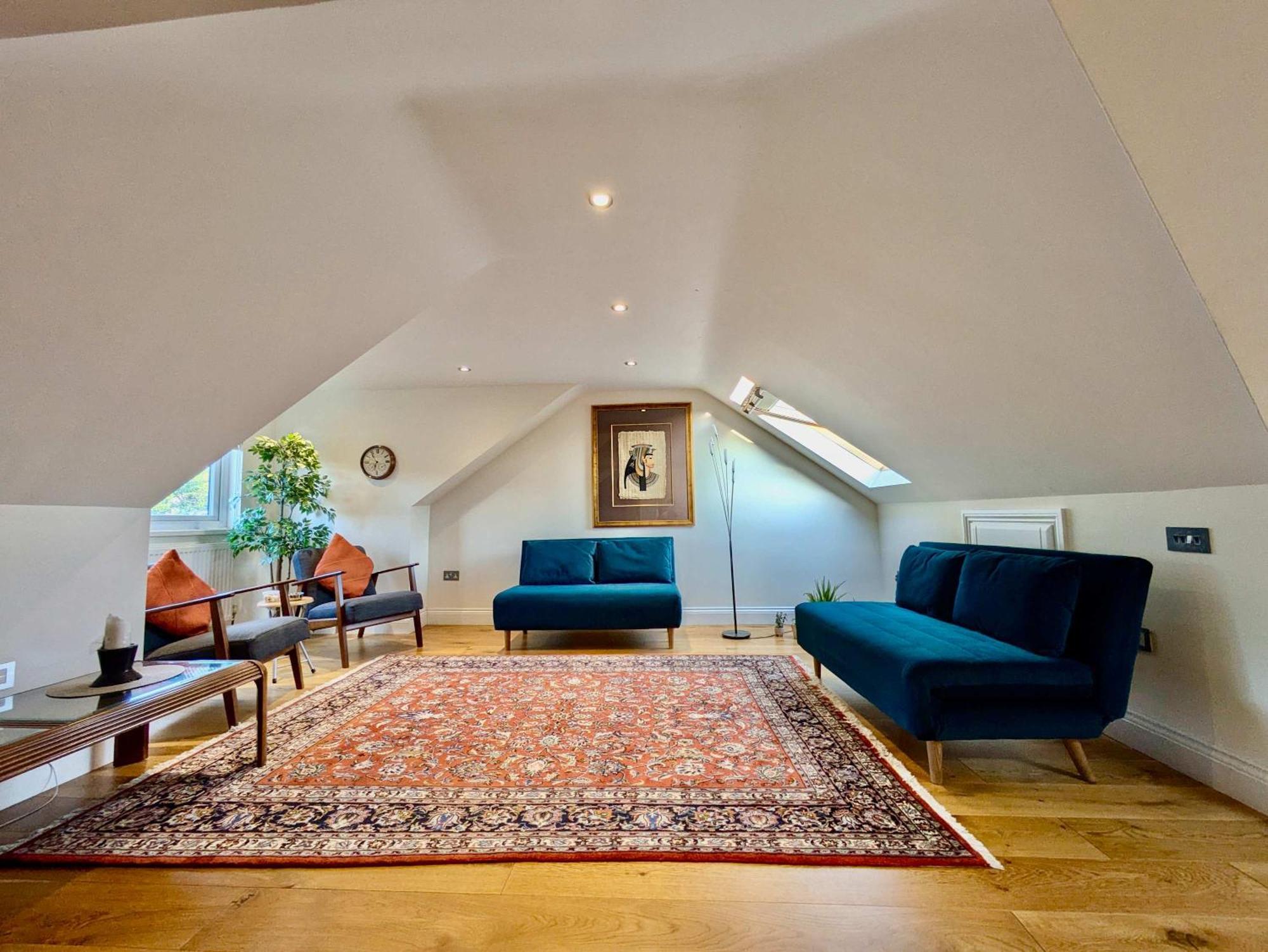 Hébergement de vacances Charming Family With Private Garden *