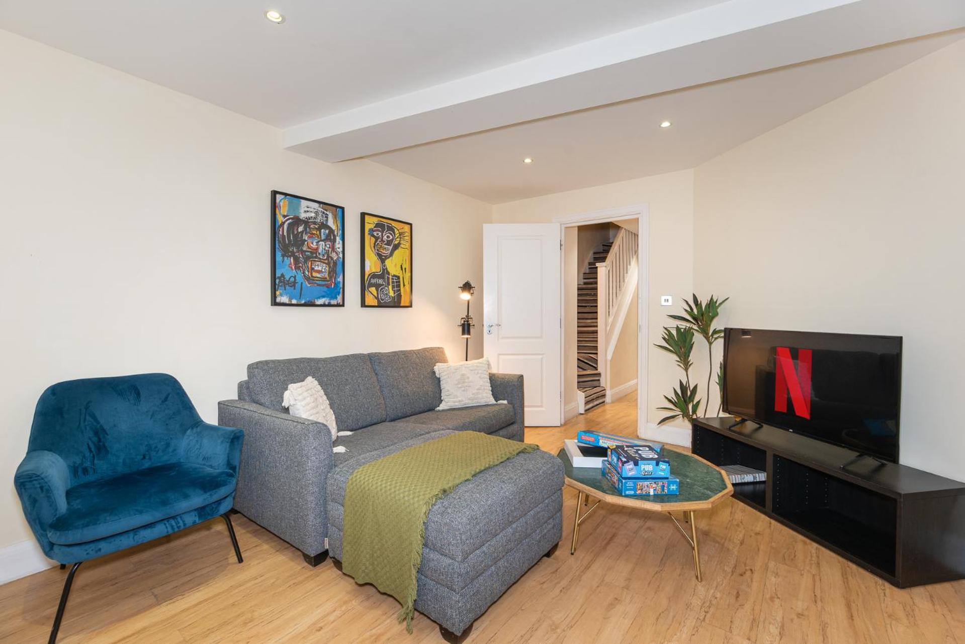 3 Bedroom With Private Terrace In Pimlico, Westminster, Victoria