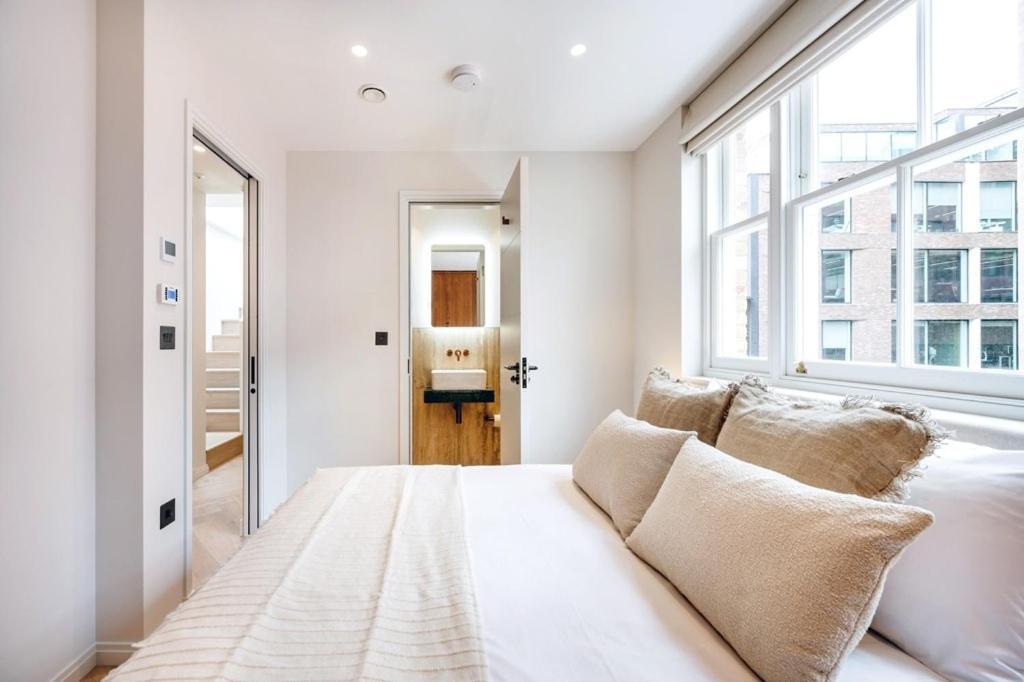 Covent Garden 2 Bed 2 Bath Duplex Appartement *