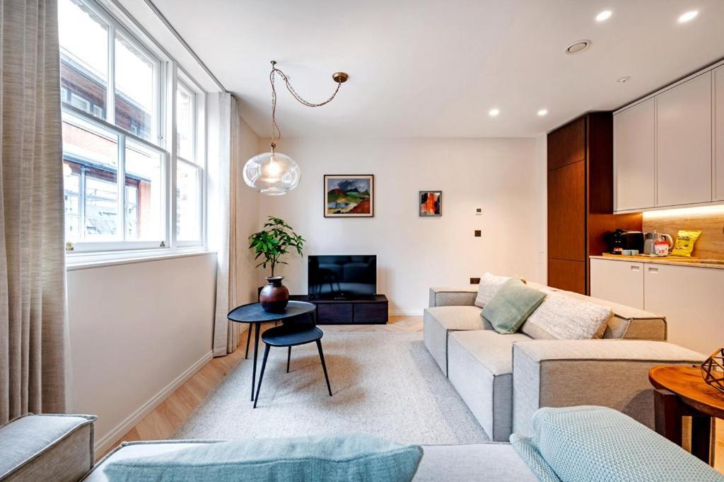 Covent Garden 2 Bed 2 Bath Duplex Appartement *