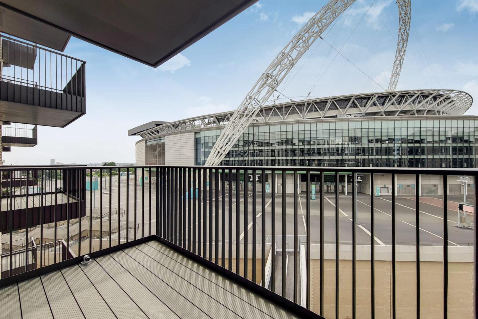 The Robinson In Near Wembley Stadium Apartment *
