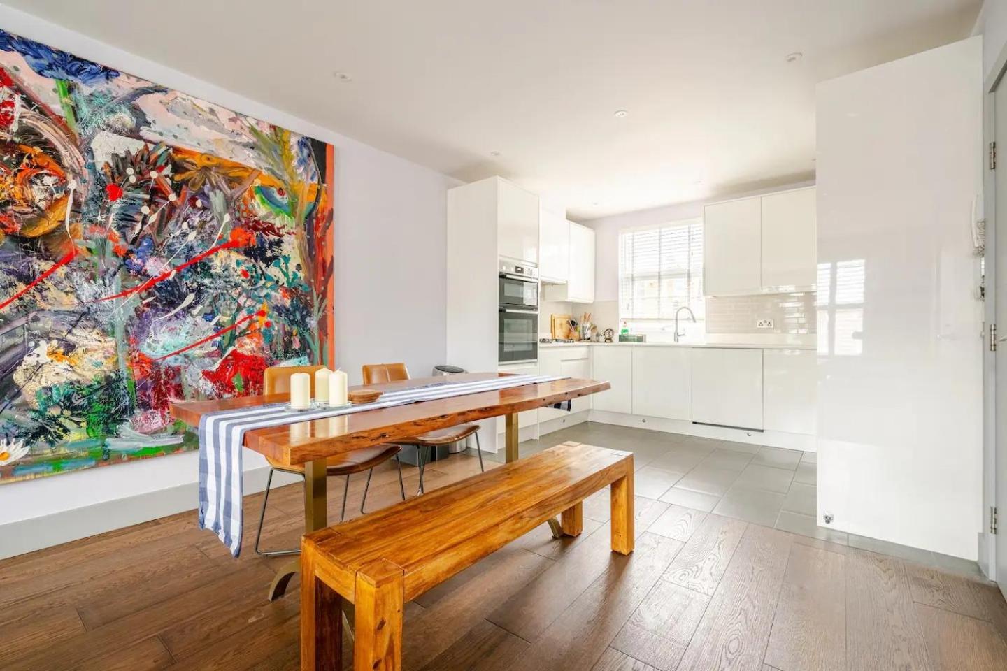 Luxurious & Modern 2 Bedroom Notting Hill Townhouse Apartment *