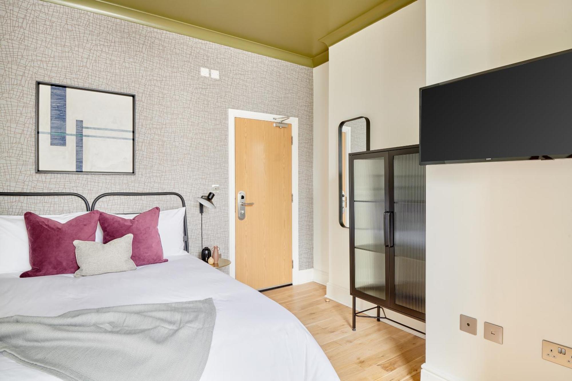 Sonder Camden Road 3*