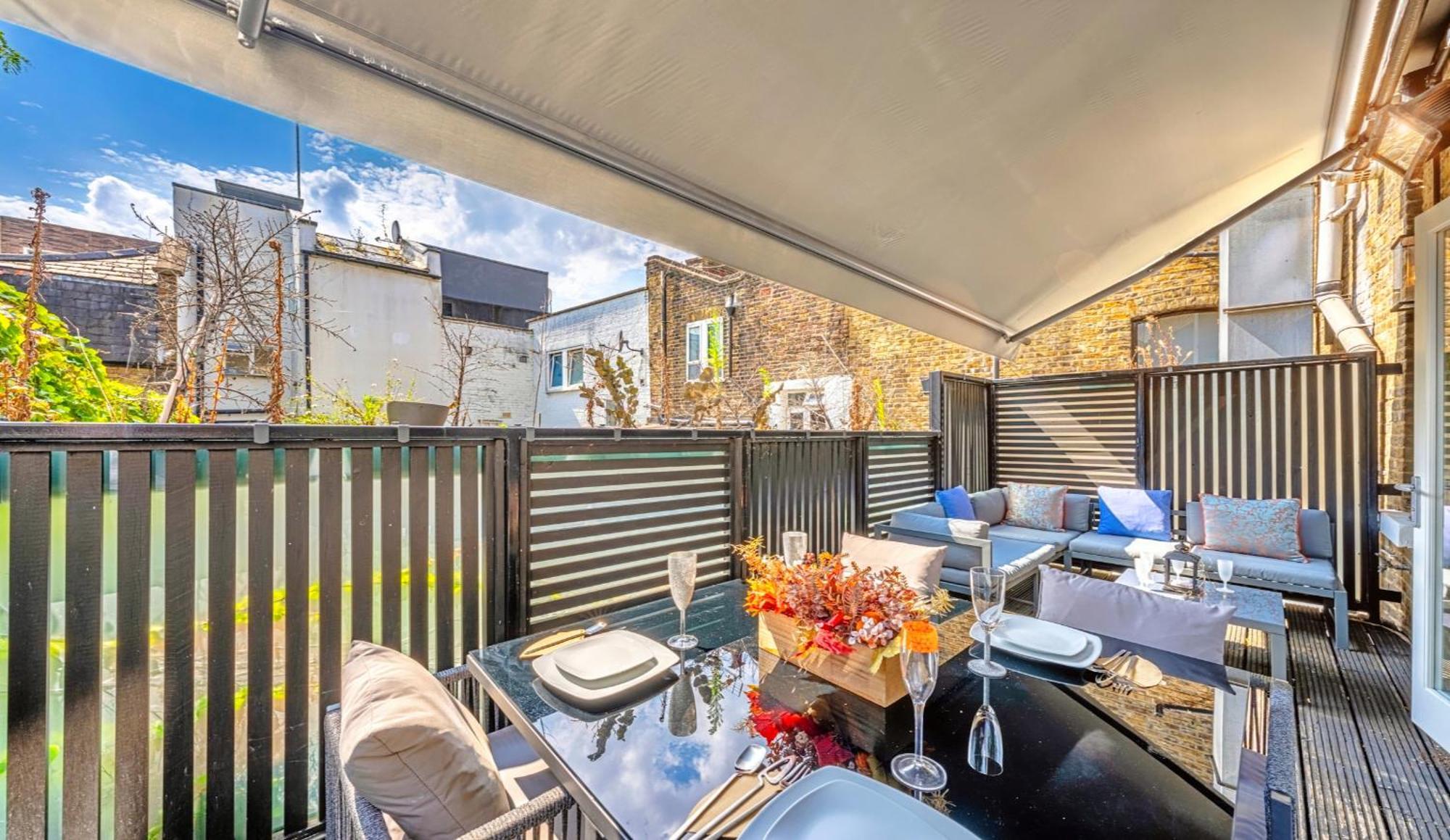 Designer Victorian Flat With Large Terrace