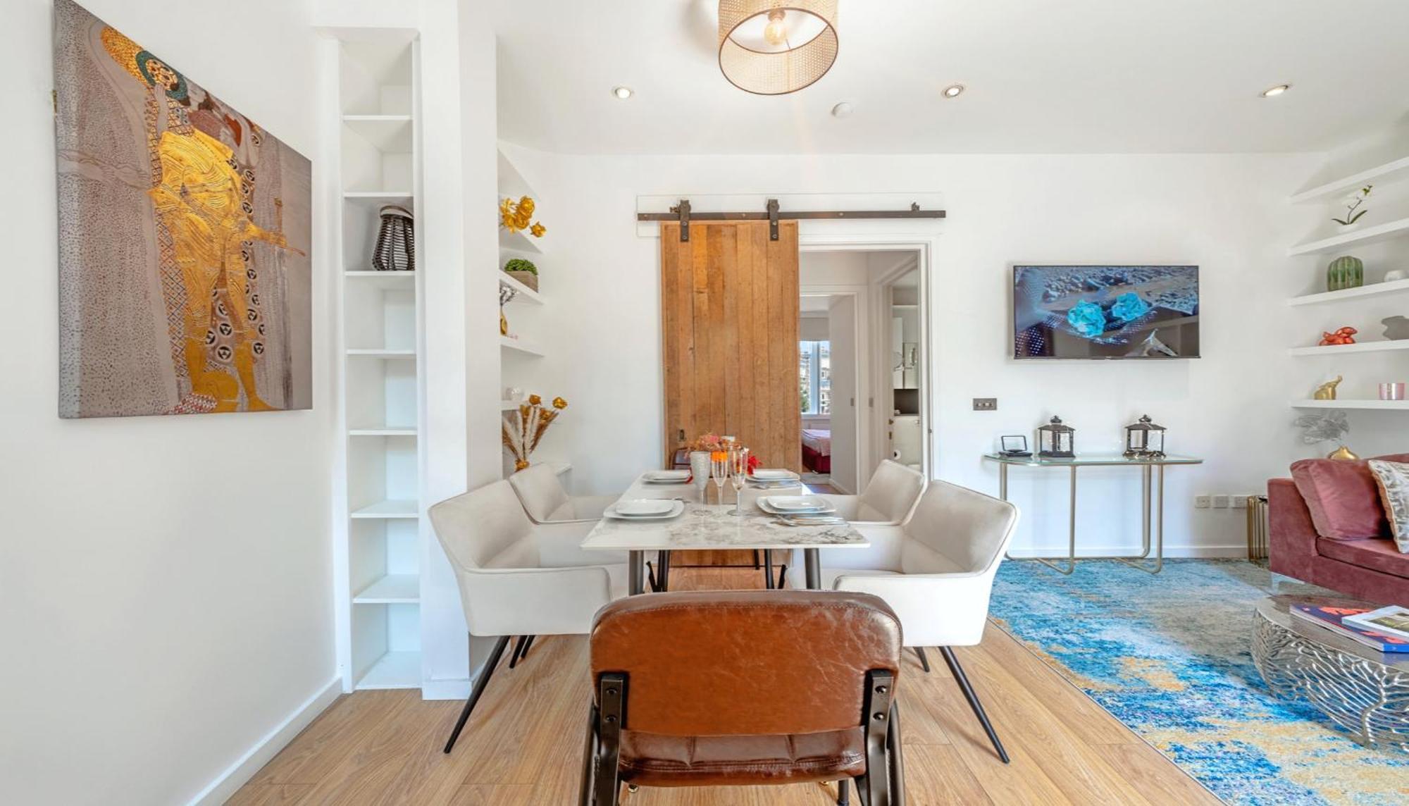 Designer Victorian Flat With Huge Terrace