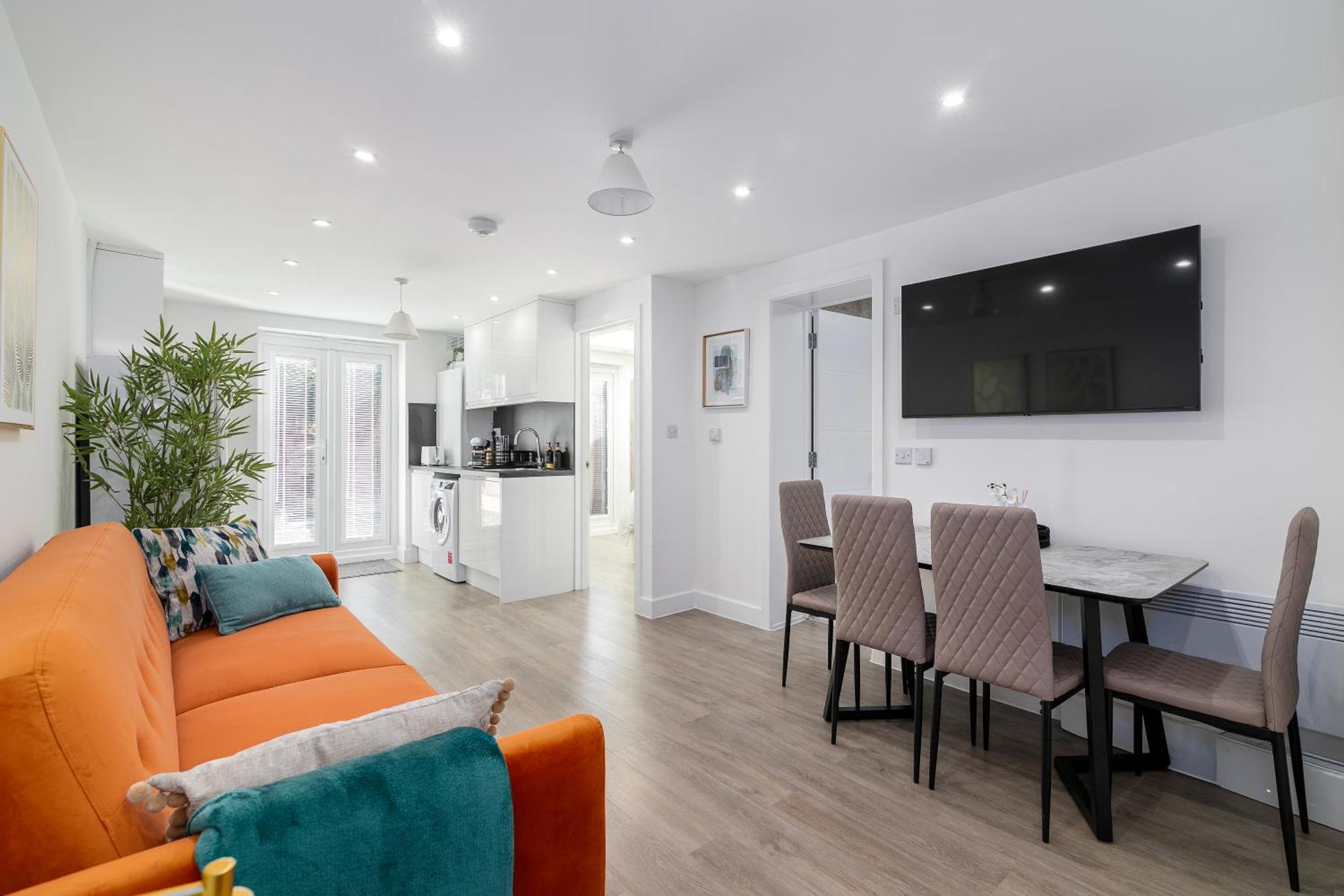 Flat In Queens Park London