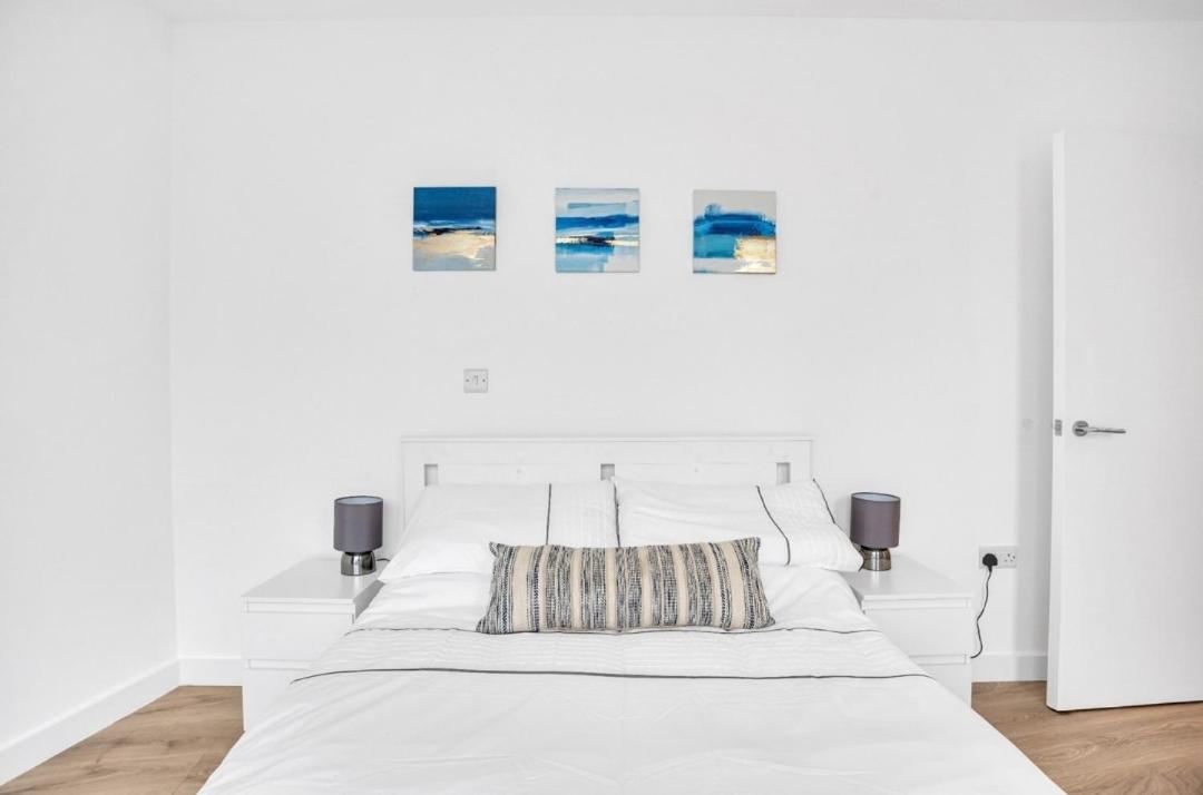 Appartement Elegant 2-bedroom Flat Near Bridge - Perfect Location With Easy Access *