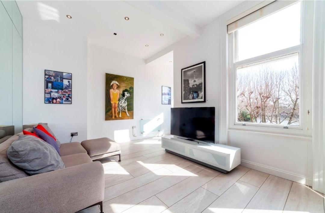 Elegant 2-bedroom Flat Near Bridge - Perfect Location With Easy Access * Londres