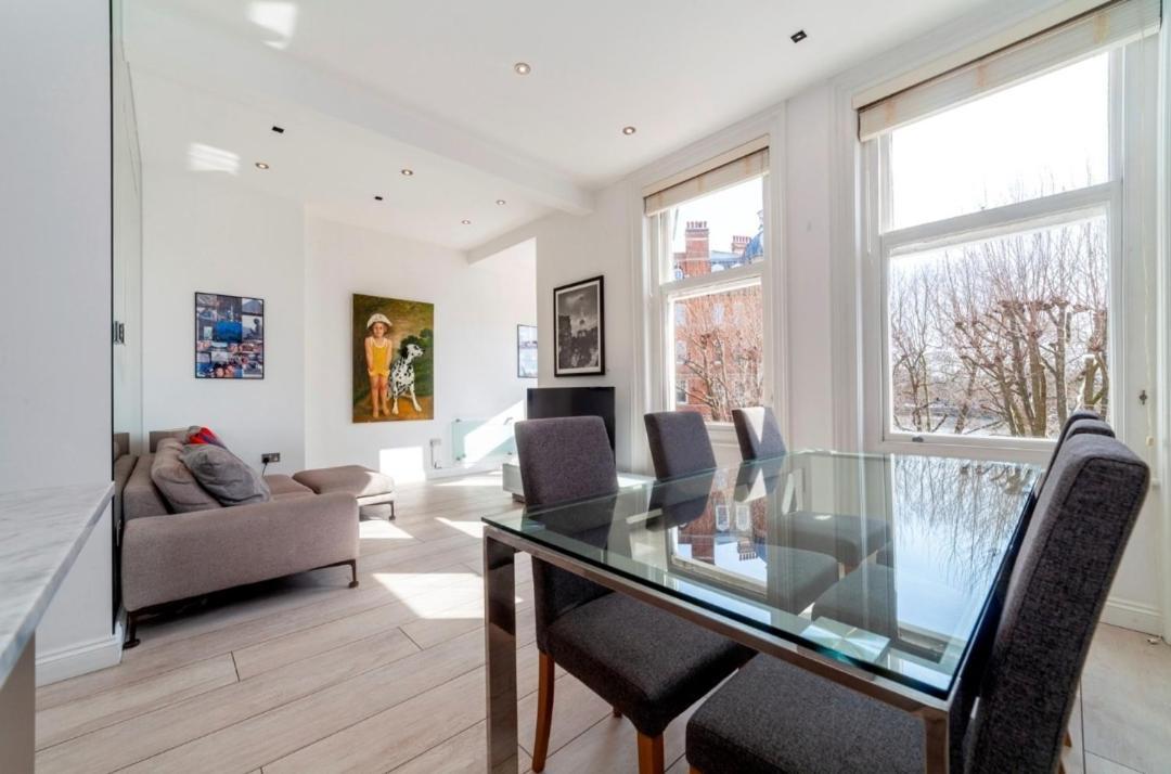 Elegant 2-bedroom Flat Near Bridge - Perfect Location With Easy Access Londres
