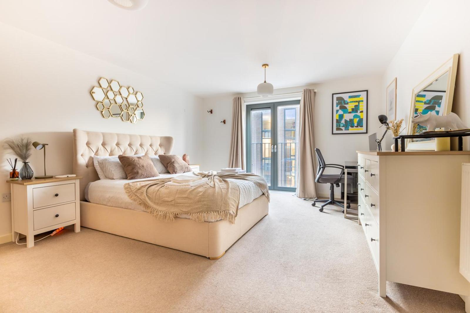 Modern 2bd Flat Near Victoria *