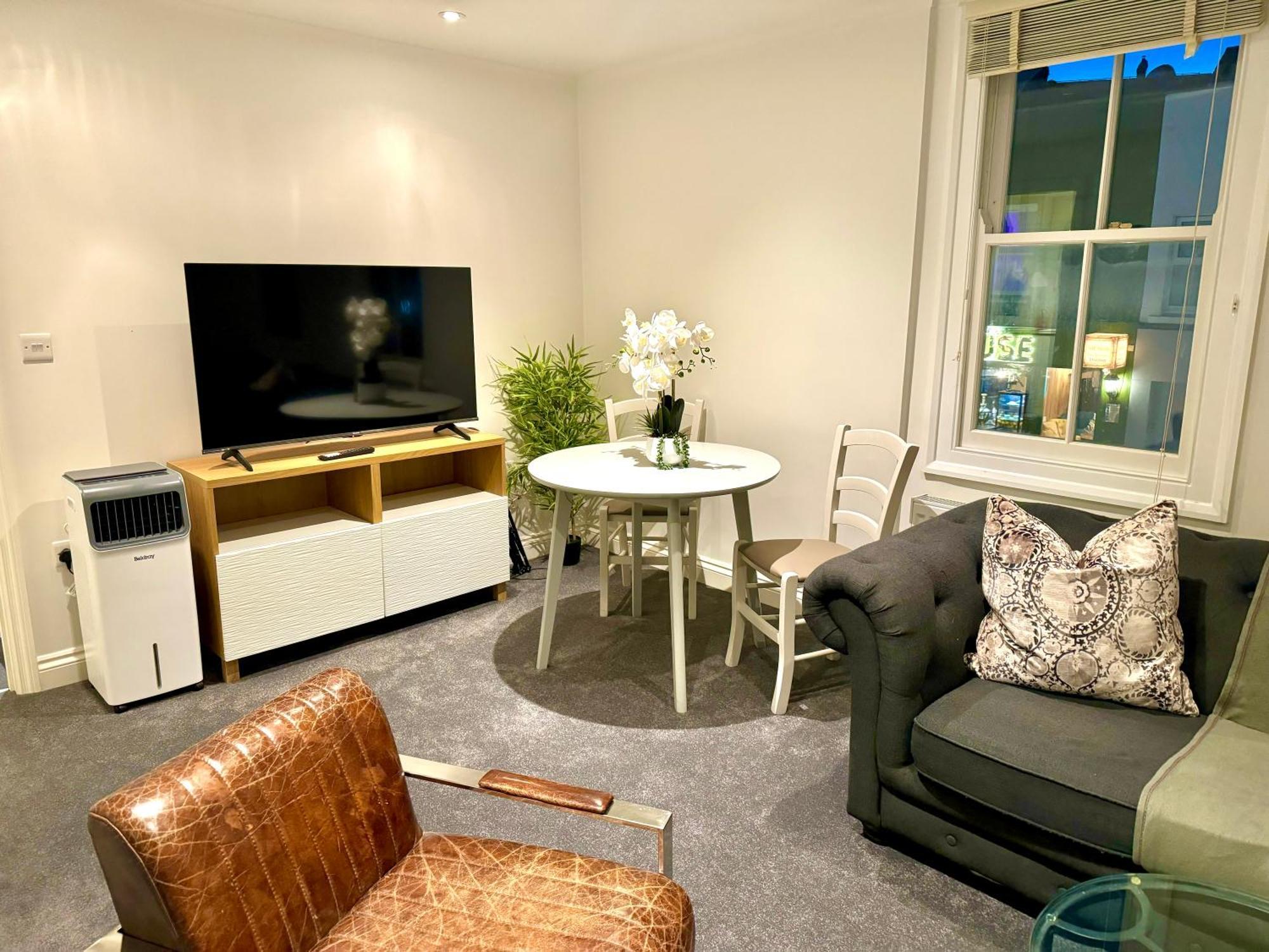 Private 1 Bed Flat Chelsea Apartamento
