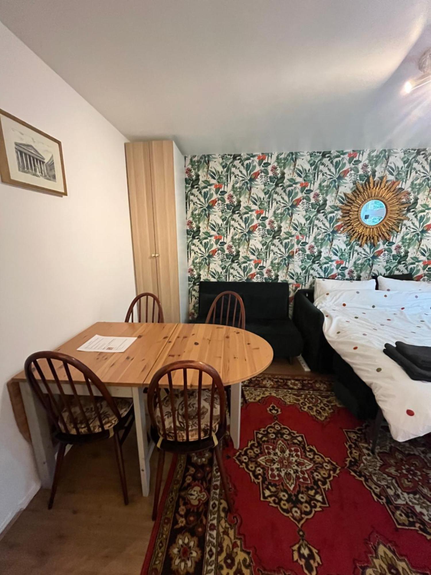Appartement Cozy 1-br Garden Flat For Up To 4 In East
