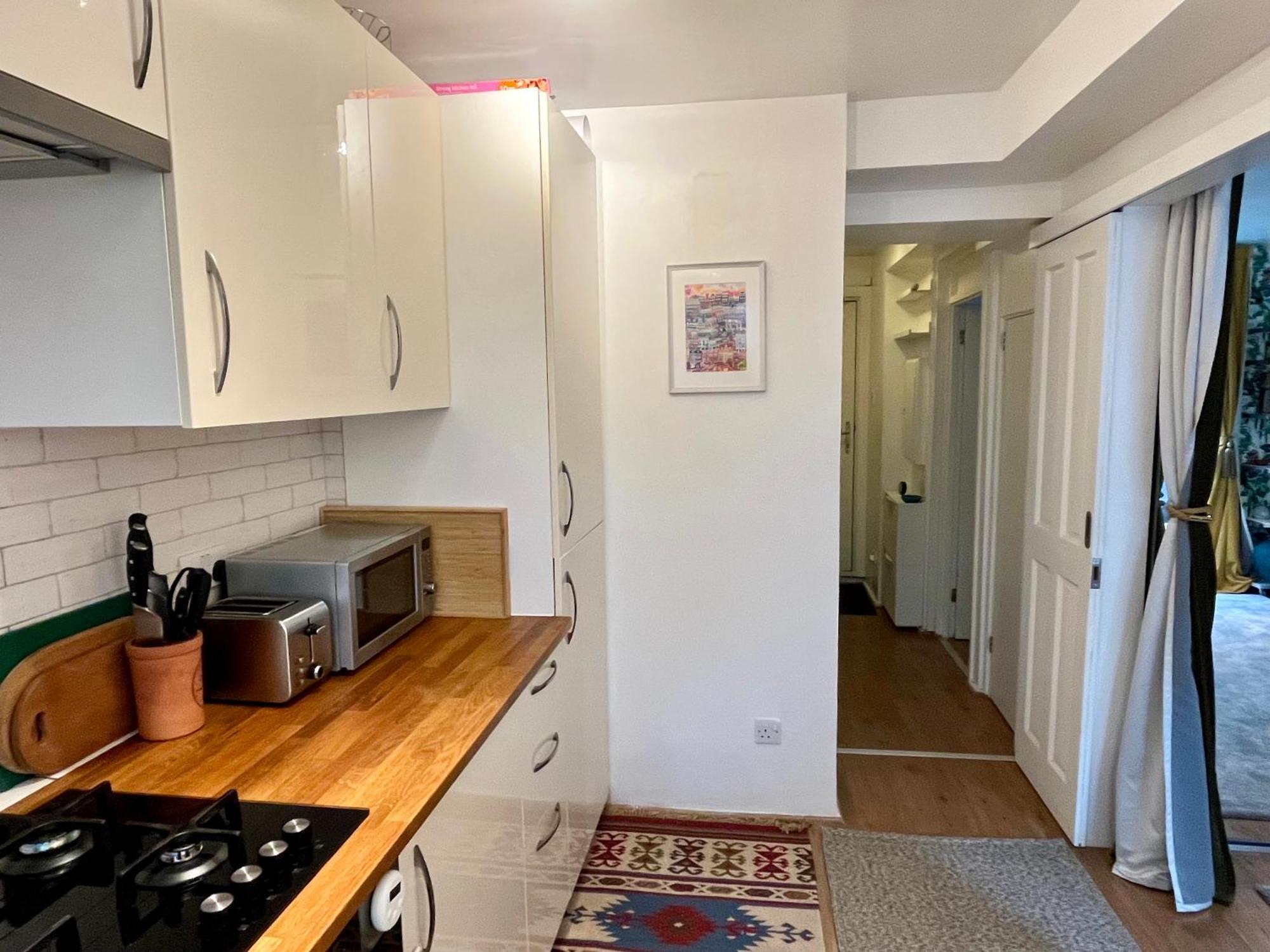 Cozy 1-br Garden Flat For Up To 4 In East * Londres