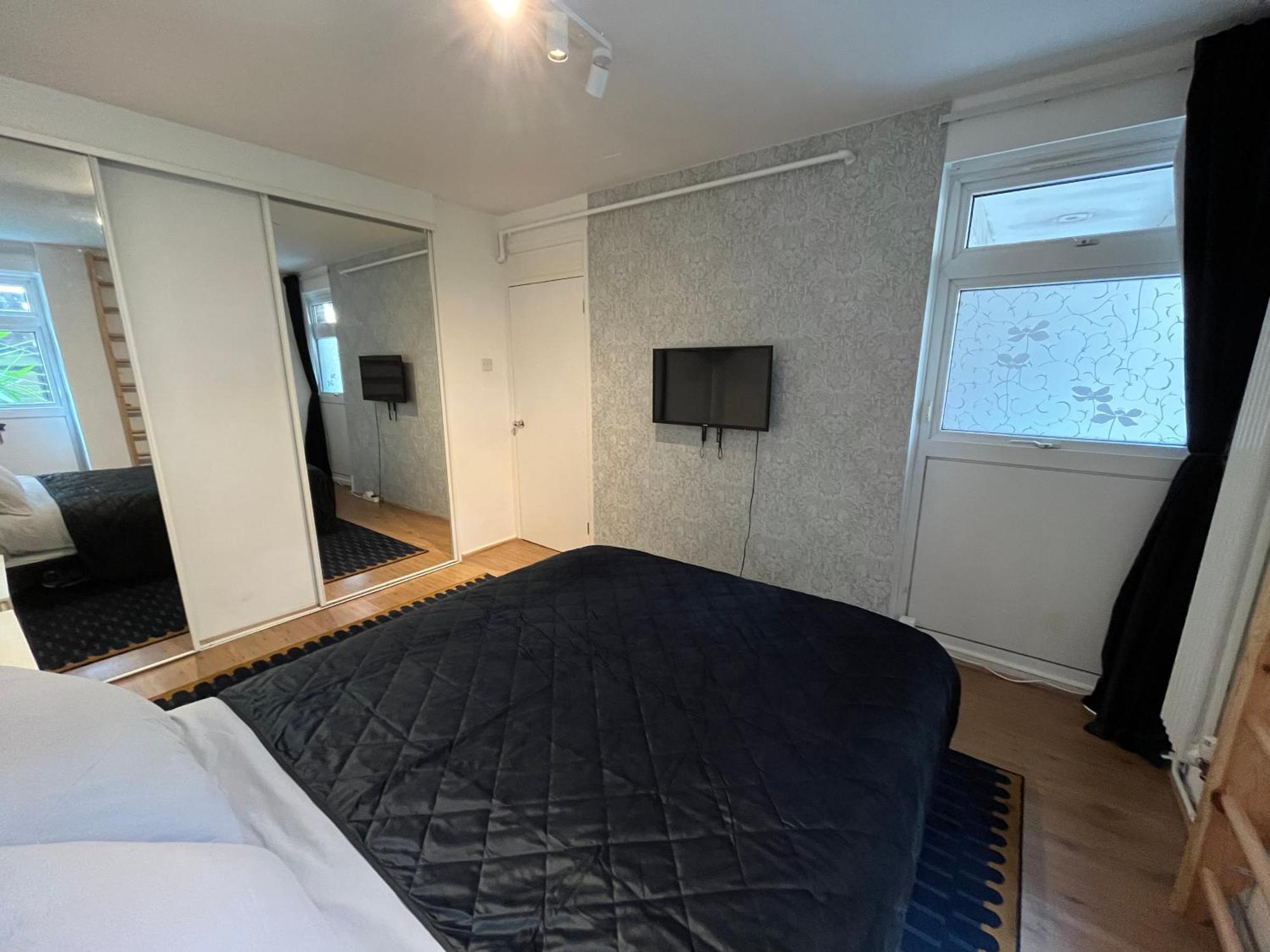 Appartement Cozy 1-br Garden Flat For Up To 4 In East