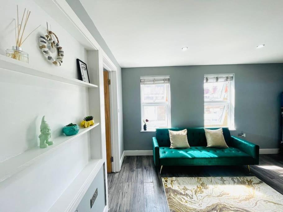 Bright Flat Near To Tower Bridge Londres