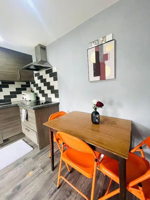Bright Flat Near To Tower Bridge