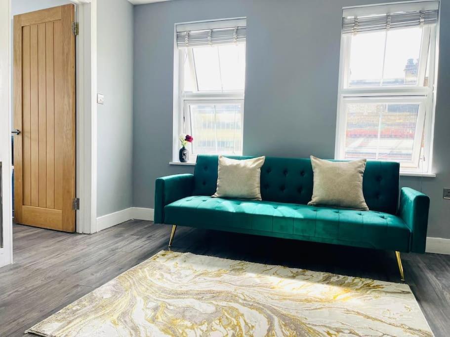 Bright Flat Near To Tower Bridge *