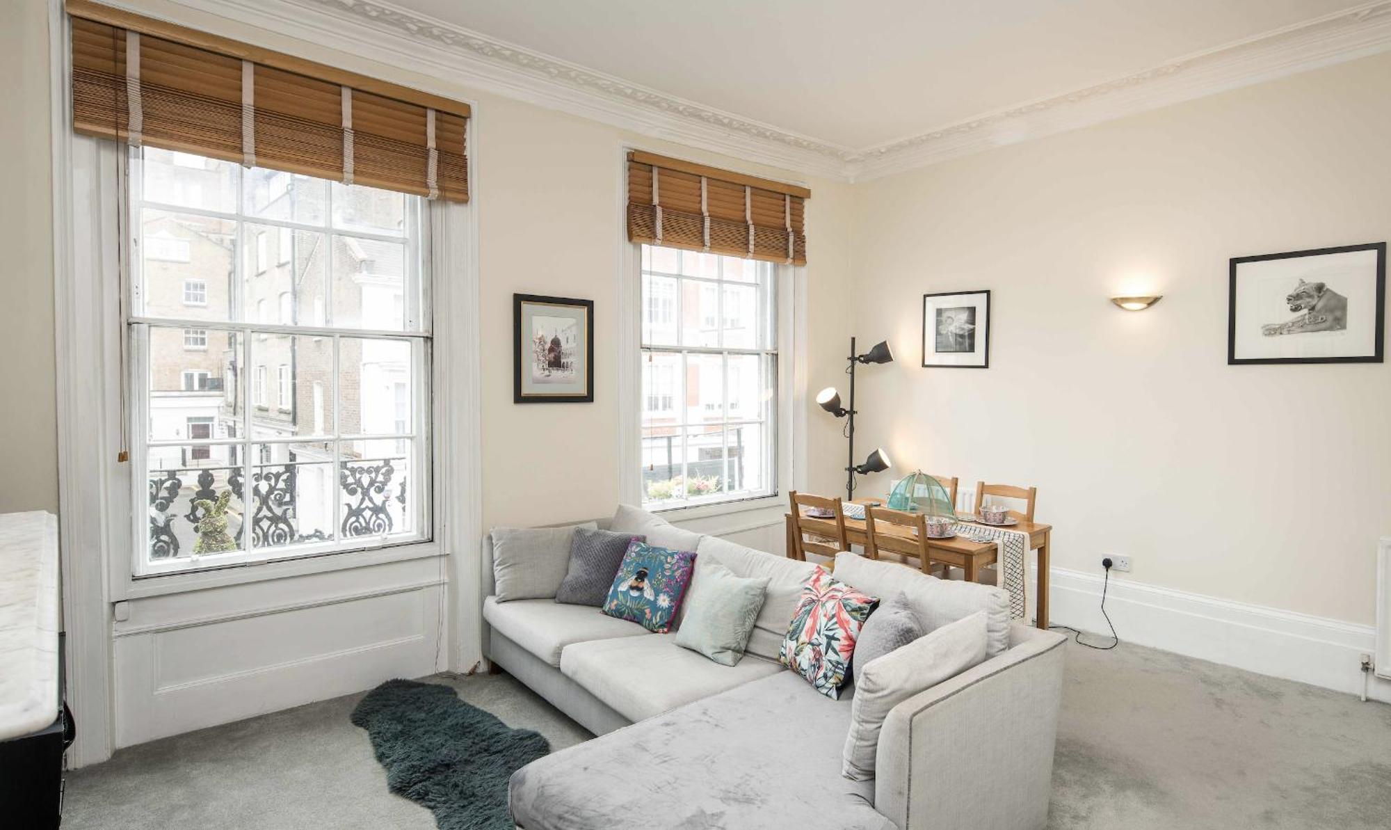 High-ceiling Gorgerous Victorian Flat With Private Garden - 3 Mins To Hyde Park, Kensington Palace, 8 Mins Nottinghill, High Street Kensington Station Appartement Londen