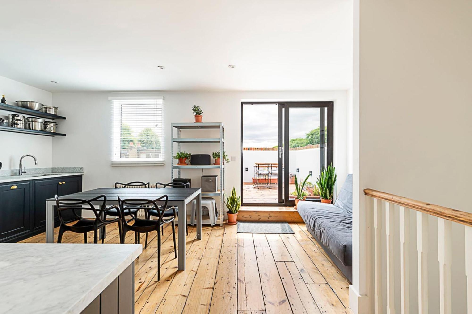 Stylish Chiswick With A Private Terrace