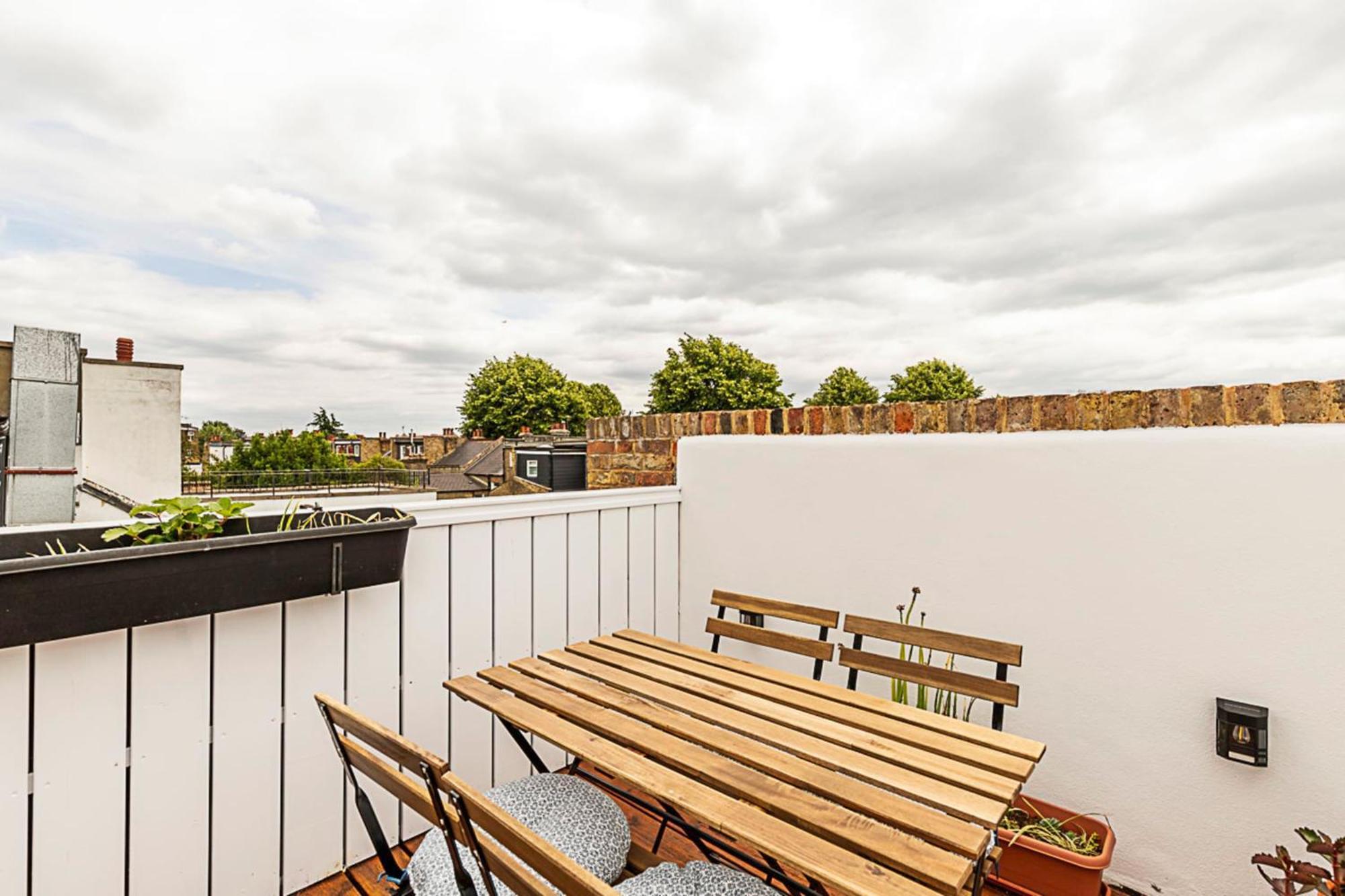 Stylish Chiswick With A Private Terrace