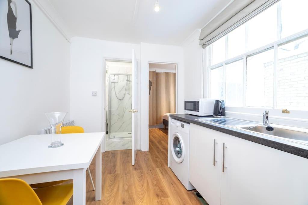 1 Bedroom Flat In Notting Hill * Londres