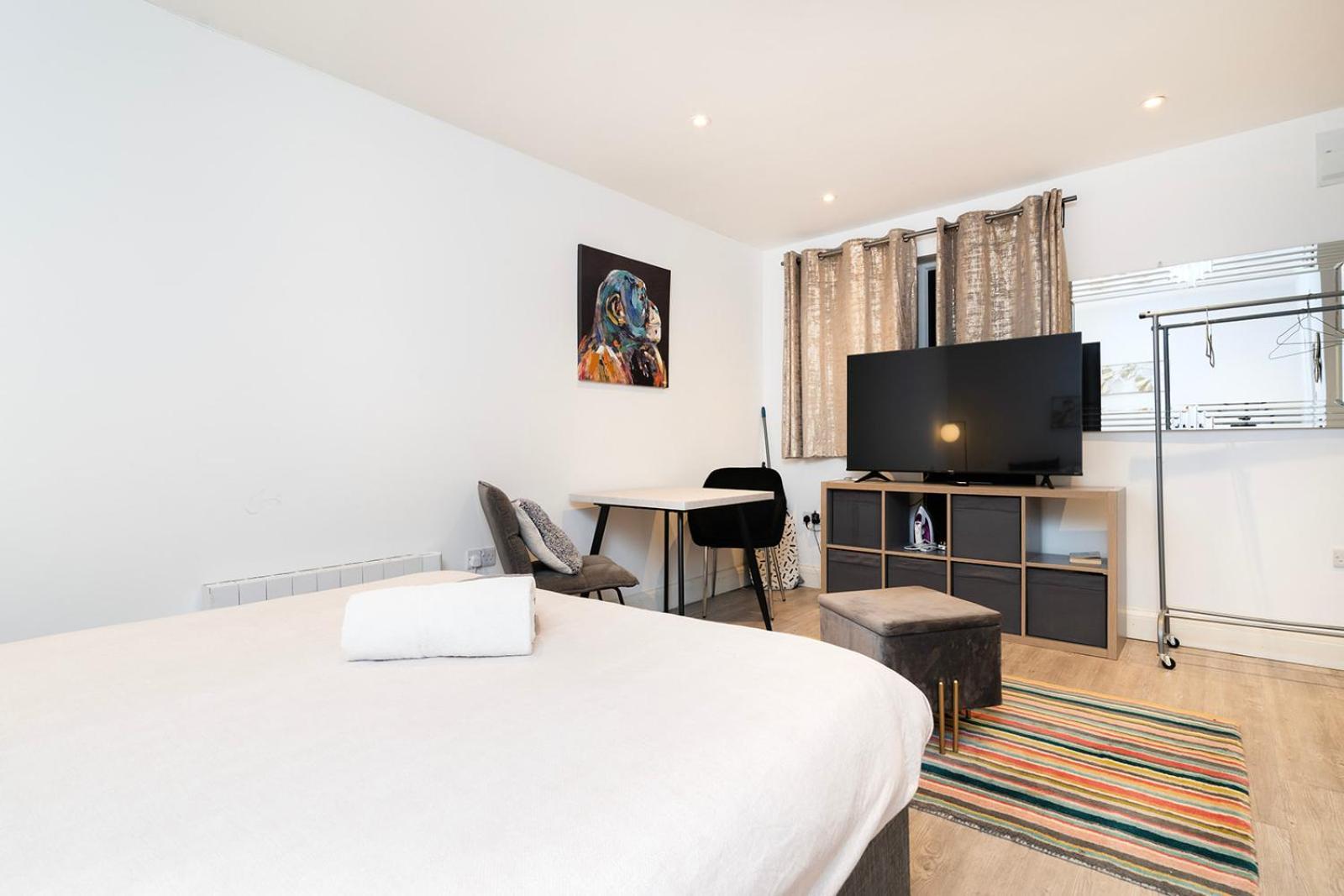 Apartamento Cosy 1 Bedroom Walking Distance To Mall With Parking Available *