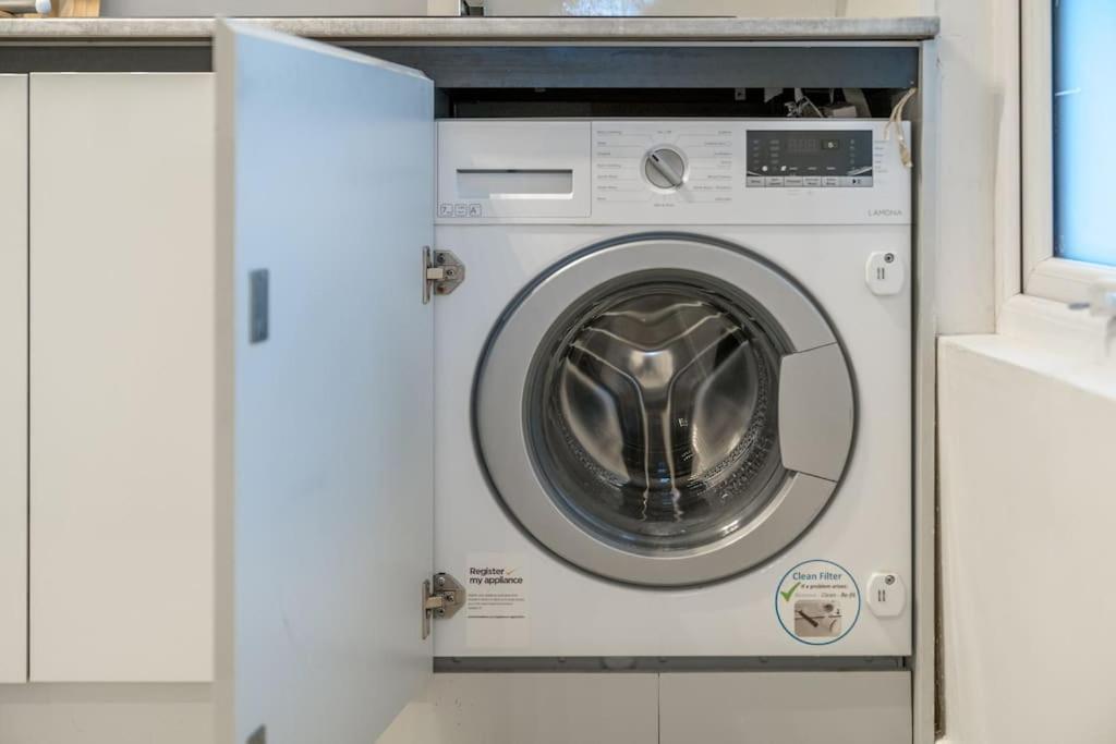 New 3bed Stylish With Amazing Transport Appartement Londres