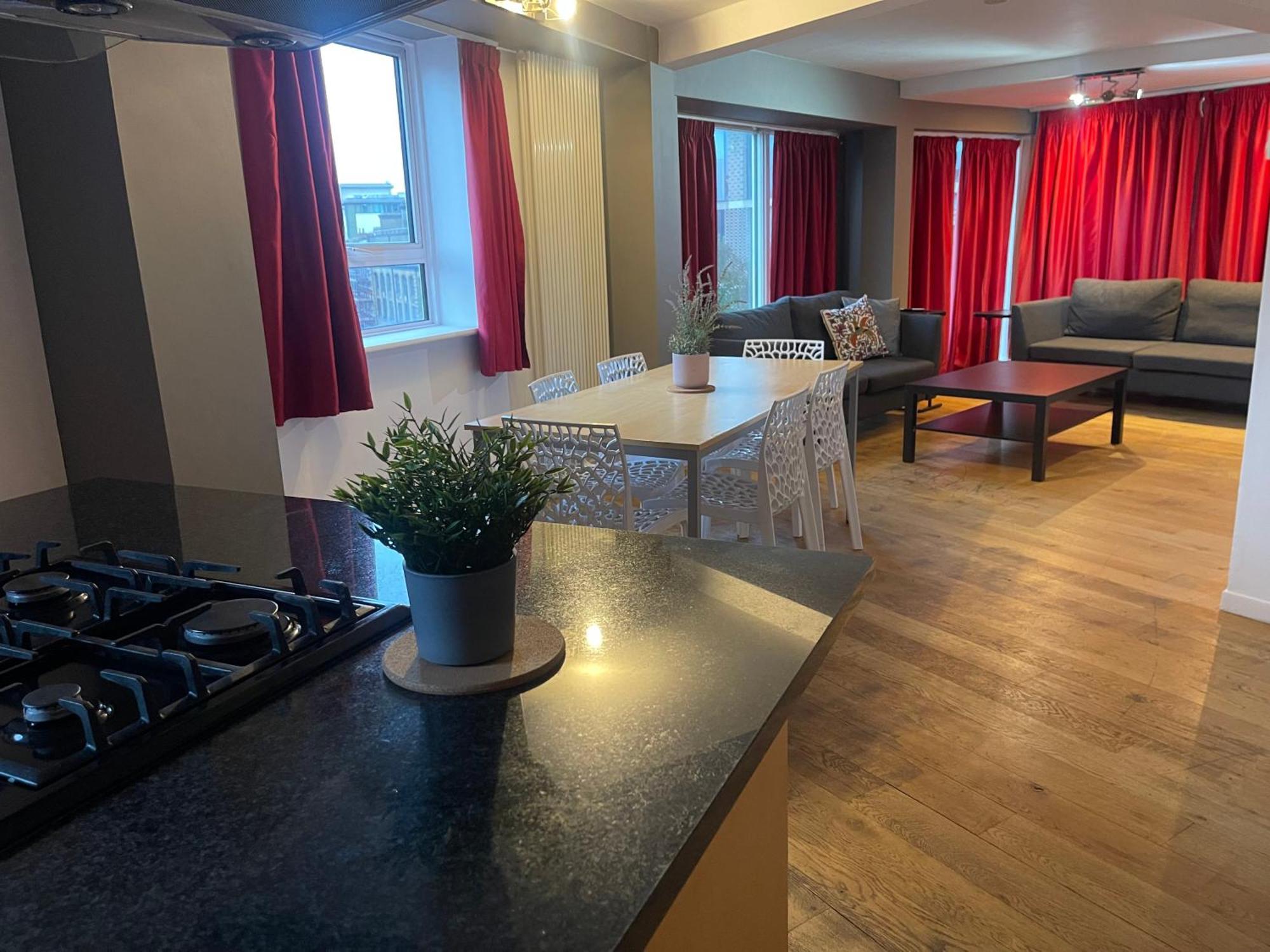 62-66 Farringdon By Condokeeper *