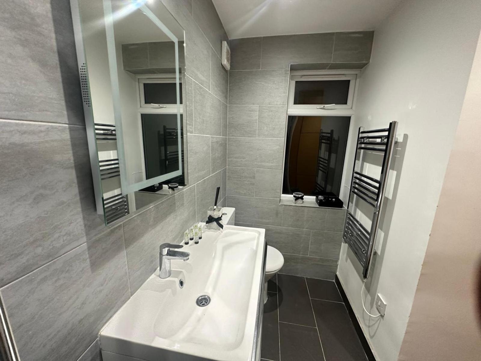 Apartment New! Brand New Beautiful Modern London